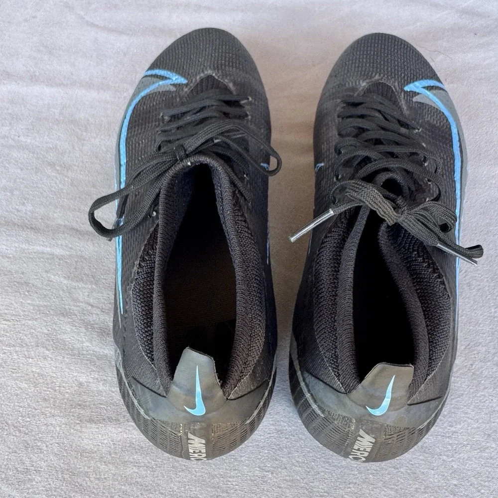 Nike product pair